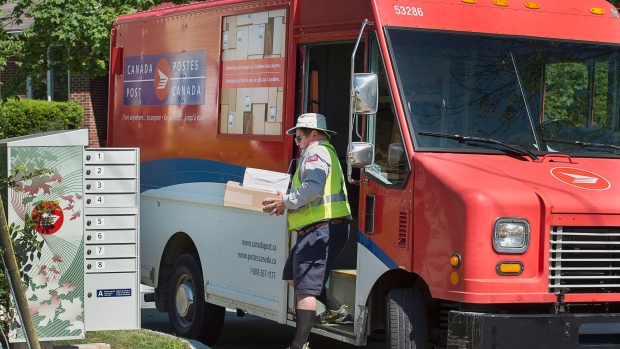 canada-post-strike-20160630