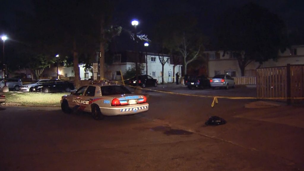 Toronto police investigate two overnight shootings2