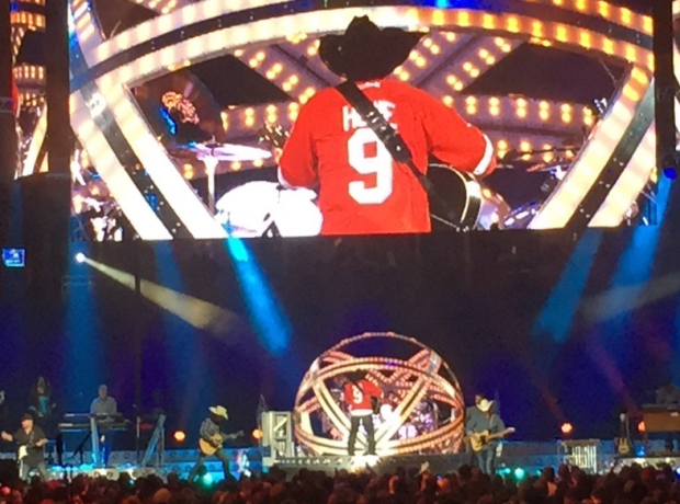 garth-brooks-gordie-howe