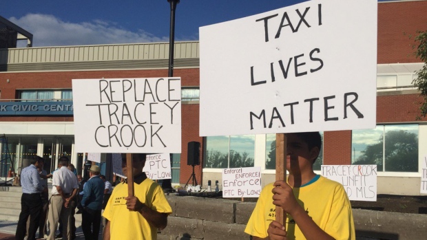 toronto-taxi-protest