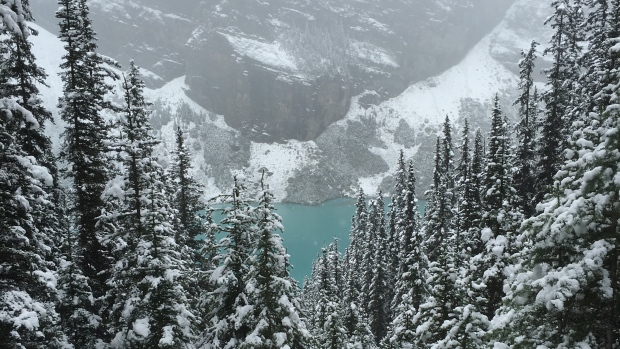 snow-arrives-early-west-of-calgary