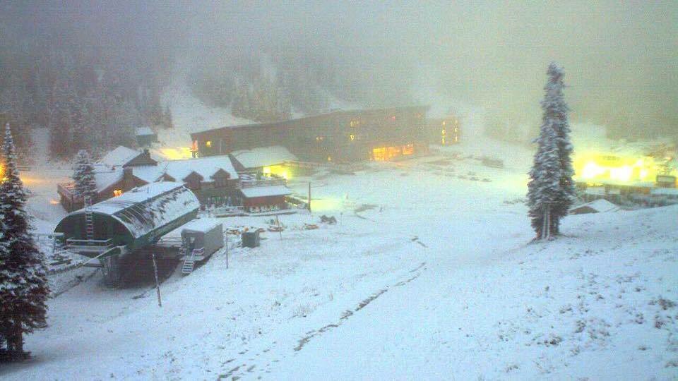 snow-arrives-early-west-of-calgary3