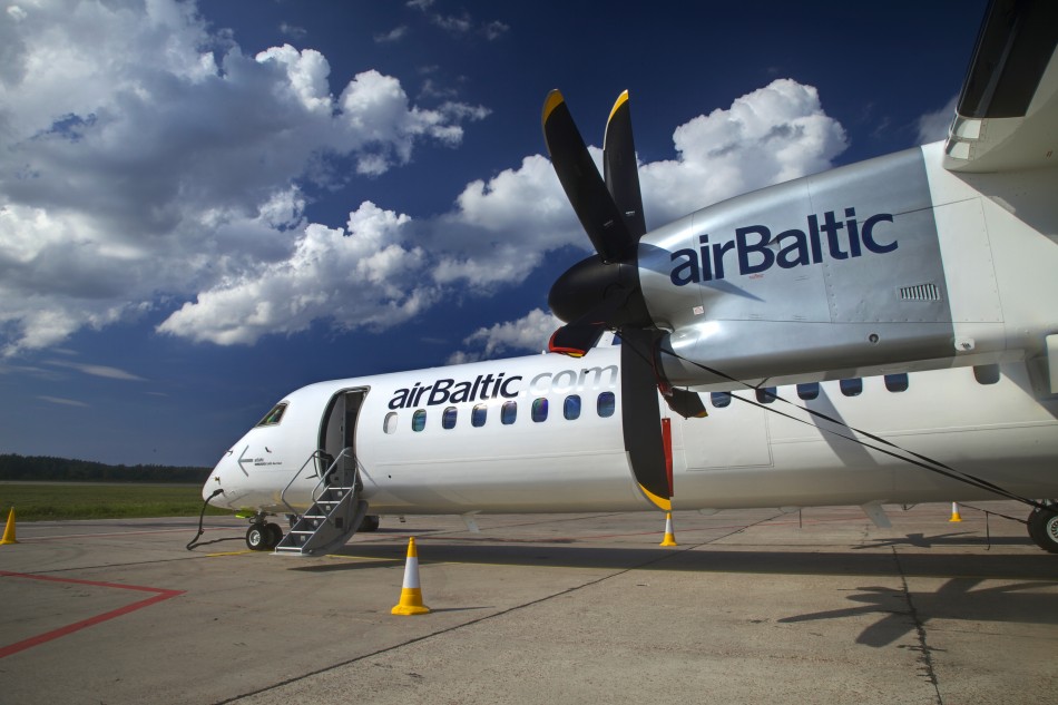 air_baltic_q400_3_