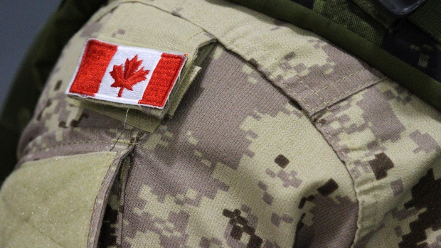 canadian-soldier-shoulder