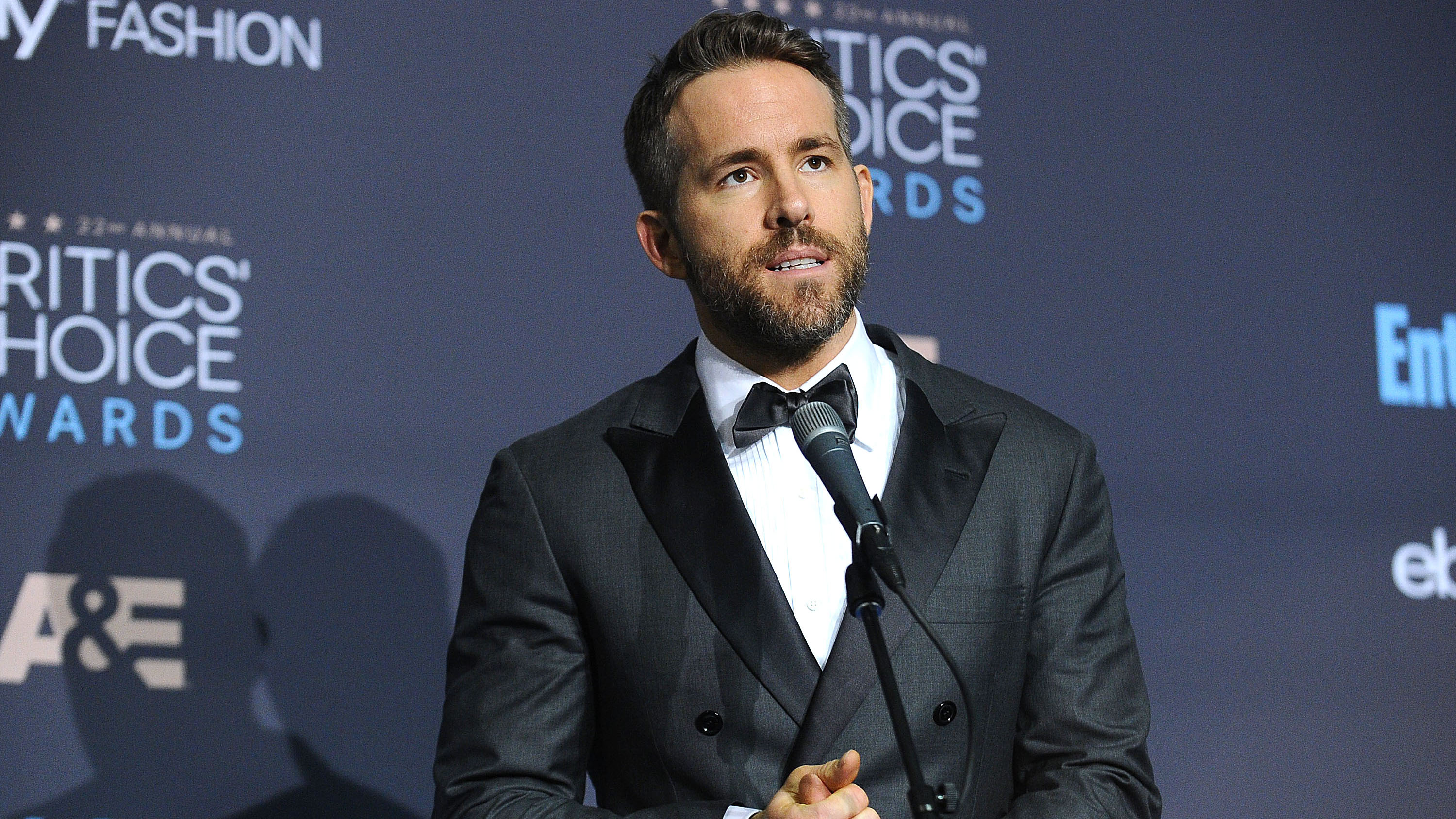 SANTA MONICA, CA - DECEMBER 11: Actor Ryan Reynolds poses in the press room at the 22nd annual Critics' Choice Awards at Barker Hangar on December 11, 2016 in Santa Monica, California. (Photo by Jason LaVeris/FilmMagic)