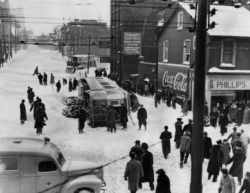 snowstorm-in-toronto