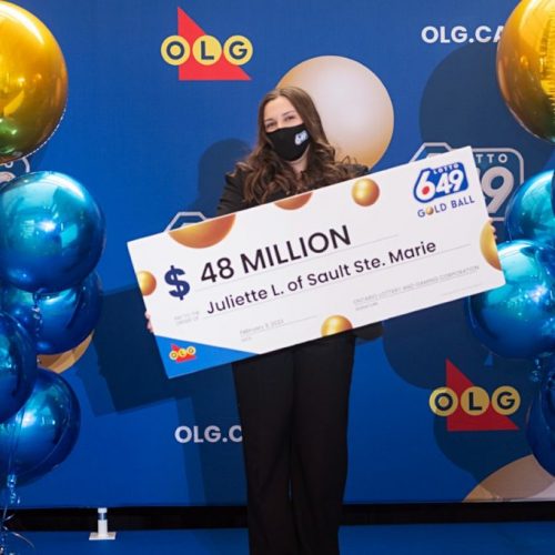 Девушка из Онтарио стала самой юной лотерейной миллионершей