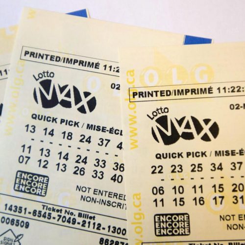 Сотни людей претендуют на невостребованный джекпот Lotto Max размером в $70 миллионов