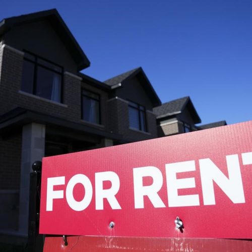 ОКОЛО ТРЕТИ КАНАДСКИХ АРЕНДАТОРОВ ТРАТЯТ ПОЛОВИНУ СВОЕГО ДОХОДА НА АРЕНДУ ЖИЛЬЯ 