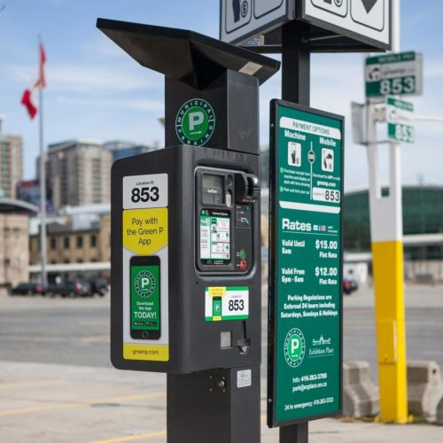 В БОЛЬШИНСТВЕ РАЙОНОВ ТОРОНТО ОЖИДАЕТСЯ ПОВЫШЕНИЕ ЦЕН ЗА ПАРКОВКУ НА УЛИЦАХ