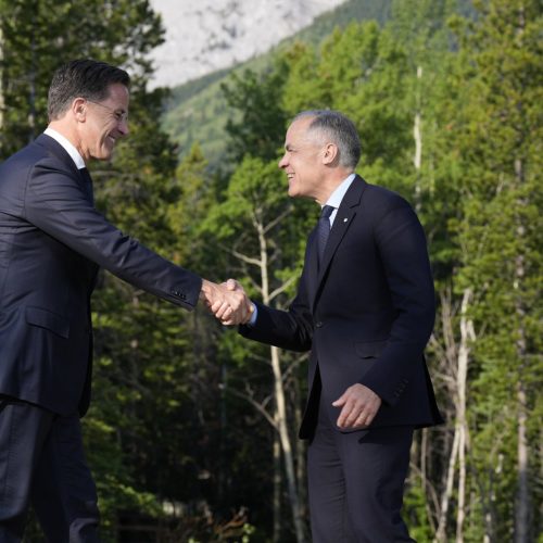 КАРНИ ВСТРЕТИЛСЯ С РЮТТЕ 