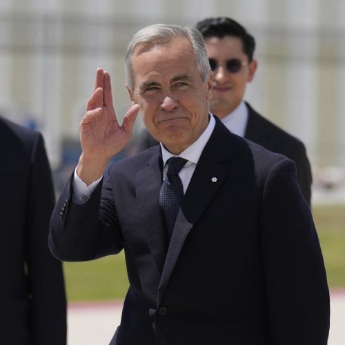 КАРНИ НАСТРОИЛСЯ ПРИВЛЕЧЬ КАПИТАЛ В КАНАДУ