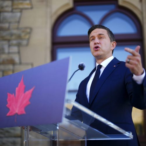 ПУАЛЬЕВР ОСТАЁТСЯ ЛИДЕРОМ КОНСЕРВАТОРОВ КАНАДЫ