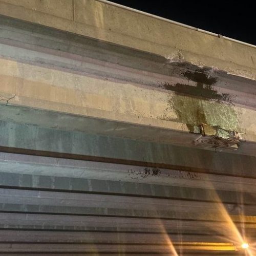 В ВОНЕ ПЕРЕКРЫТЫ ПОЛОСЫ НА HWY 400