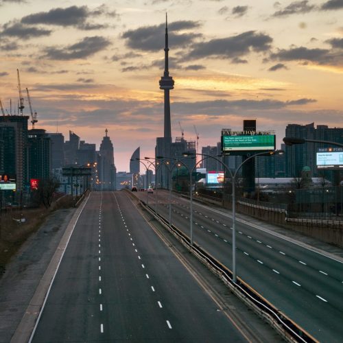 В ТОРОНТО НА АВТОМАГИСТРАЛИ GARDINER EXPRESSWAY ППРОВОДИТСЯ ЭКСТРЕННЫЕЙ РЕМОНТ