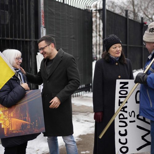 ПРАВОЗАЩИТНИКИ ПРОСЯТ КАНАДУ ПРИНЯТЬ РОССИЯН ИЗ-ЗА ИХ ВОЗМОЖНОЙ ДЕПОРТАЦИИ ИЗ США 