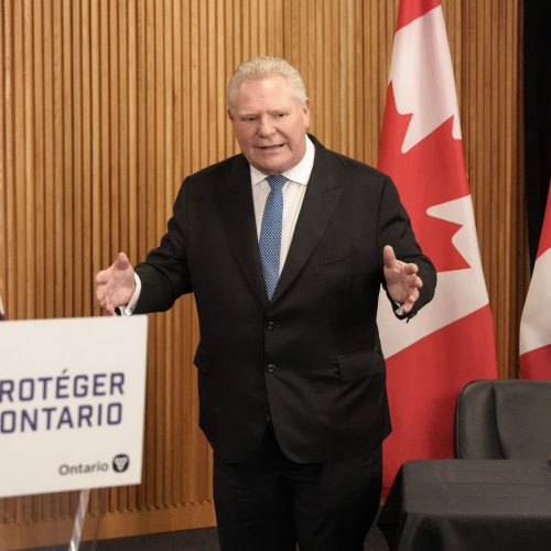 ОНТАРИО ПРИЗЫВАЕТ ДРУГИЕ ПРОВИНЦИИ ОТКАЗАТЬСЯ ОТ ЦЕЛЕВЫХ ПОКАЗАТЕЛЕЙ ПО ЭЛЕКТРОМОБИЛЯМ 