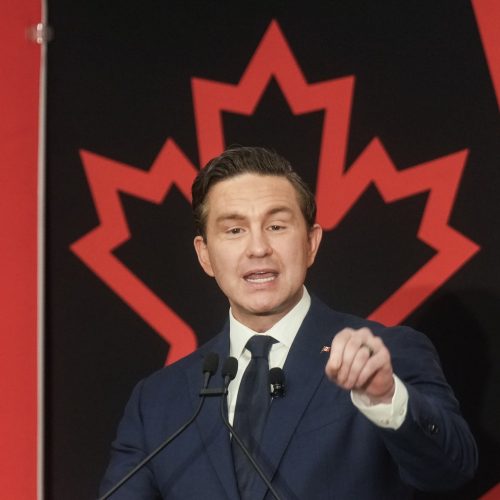 ПУАЛЬЕВР ОБРУШИЛСЯ  НА КАРНИ 