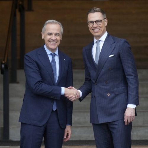 ПРЕЗИДЕНТ ФИНЛЯНДИИ ПОДДЕРЖИВАЕТ КАНАДСКИЙ ПУТЬ