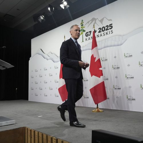КАРНИ ПРИМЕТ УЧАСТИЕ В САММИТЕ G7  